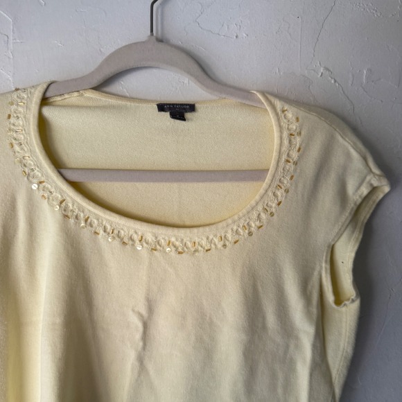 Ann Taylor Womens Sweater Top Beaded Neck Butter Yellow M‎ Dainty Cottage Fairy - Picture 2 of 9